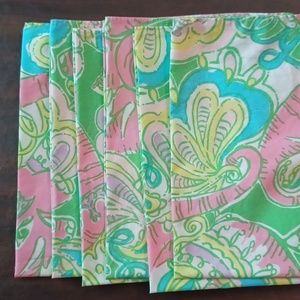 6 Lilly Pulitzer print napkins